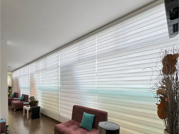 Persiana tipo zebra beige regulación de luz